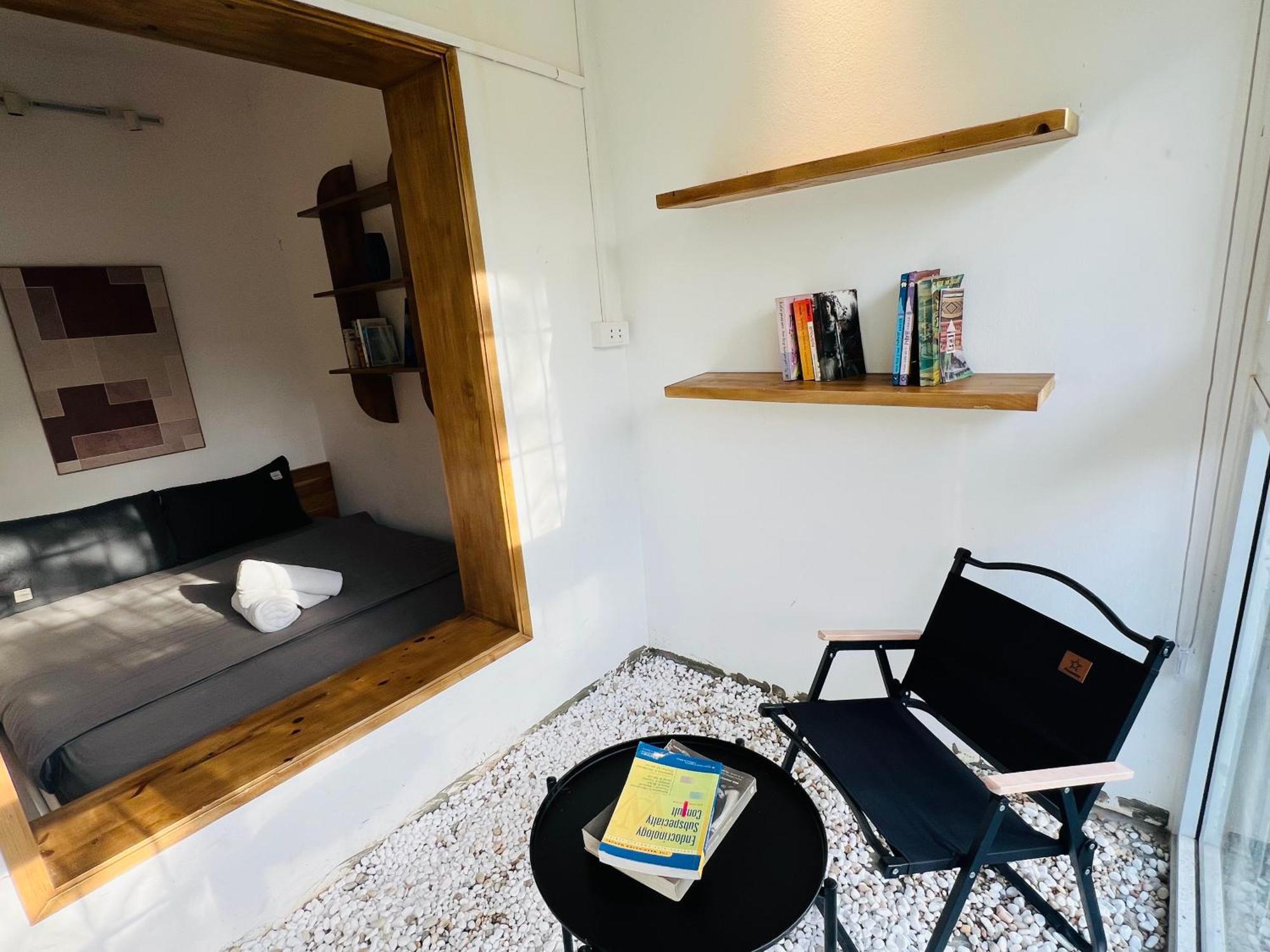 Căn hộ Sunny Old Quarter Near Train Street - Big Balcony, Kitchen- Self Check-in *